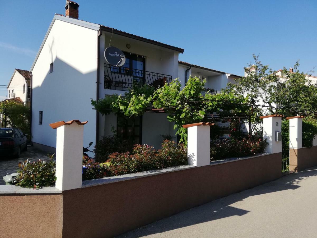 Ferienwohnung Family Apartman Luka Rovinj Exterior foto