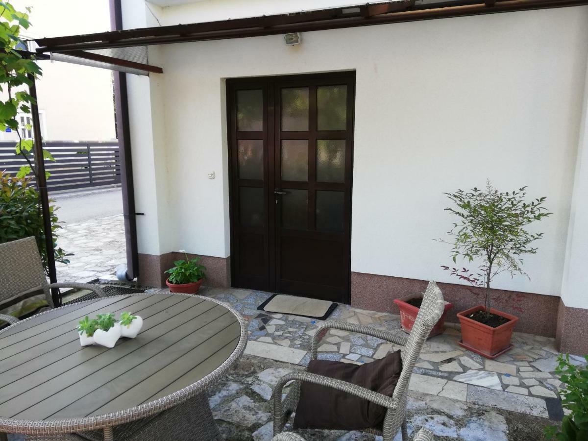 Ferienwohnung Family Apartman Luka Rovinj Exterior foto